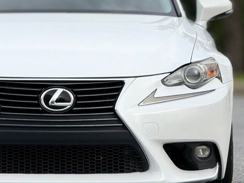 Used 2016 Lexus IS 200t RWD image 15