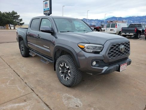 Used 2022 Toyota Tacoma image 3