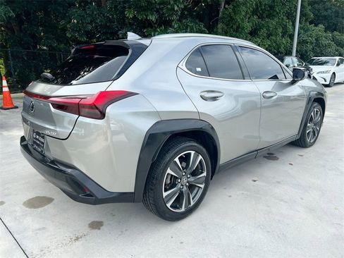 Used 2019 Lexus UX 200 image 7