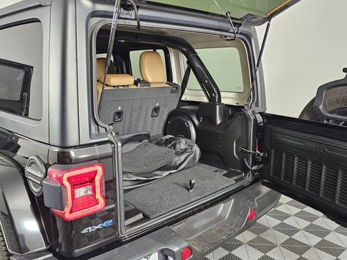Used 2022 Jeep Wrangler Unlimited Sahara 4xe image 15