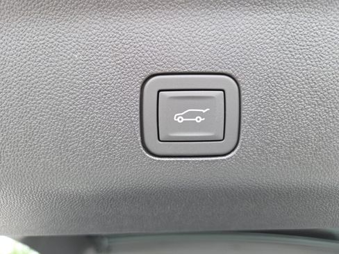 New 2026 GMC Yukon Denali Ultimate AWD/4WD image 25