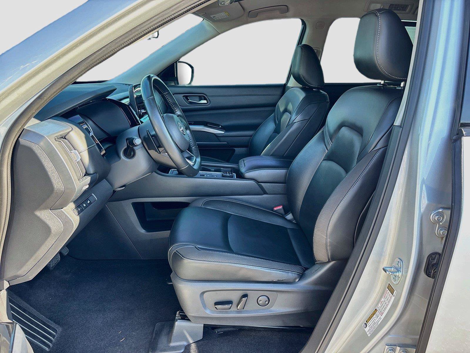 Used 2022 Nissan Pathfinder SL w/ Cargo Package AWD/4WD image 25