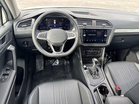 Used 2023 Volkswagen Tiguan SE image 7