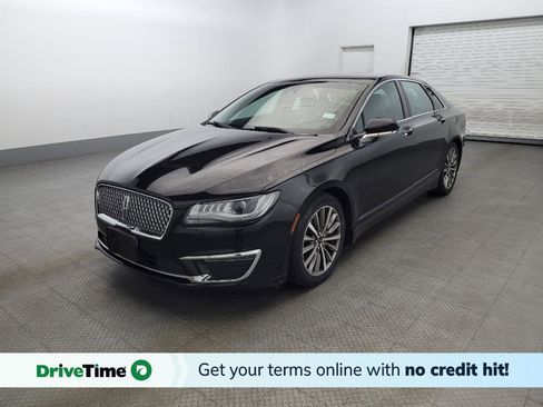 Used 2020 Lincoln MKZ image 1