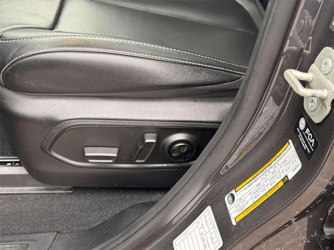 Used 2024 Jeep Grand Cherokee L Limited w/ Luxury Tech Group II image 14