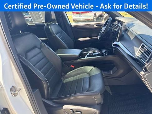 Certified 2024 Volkswagen Atlas Cross Sport SEL R-Line AWD/4WD image 28