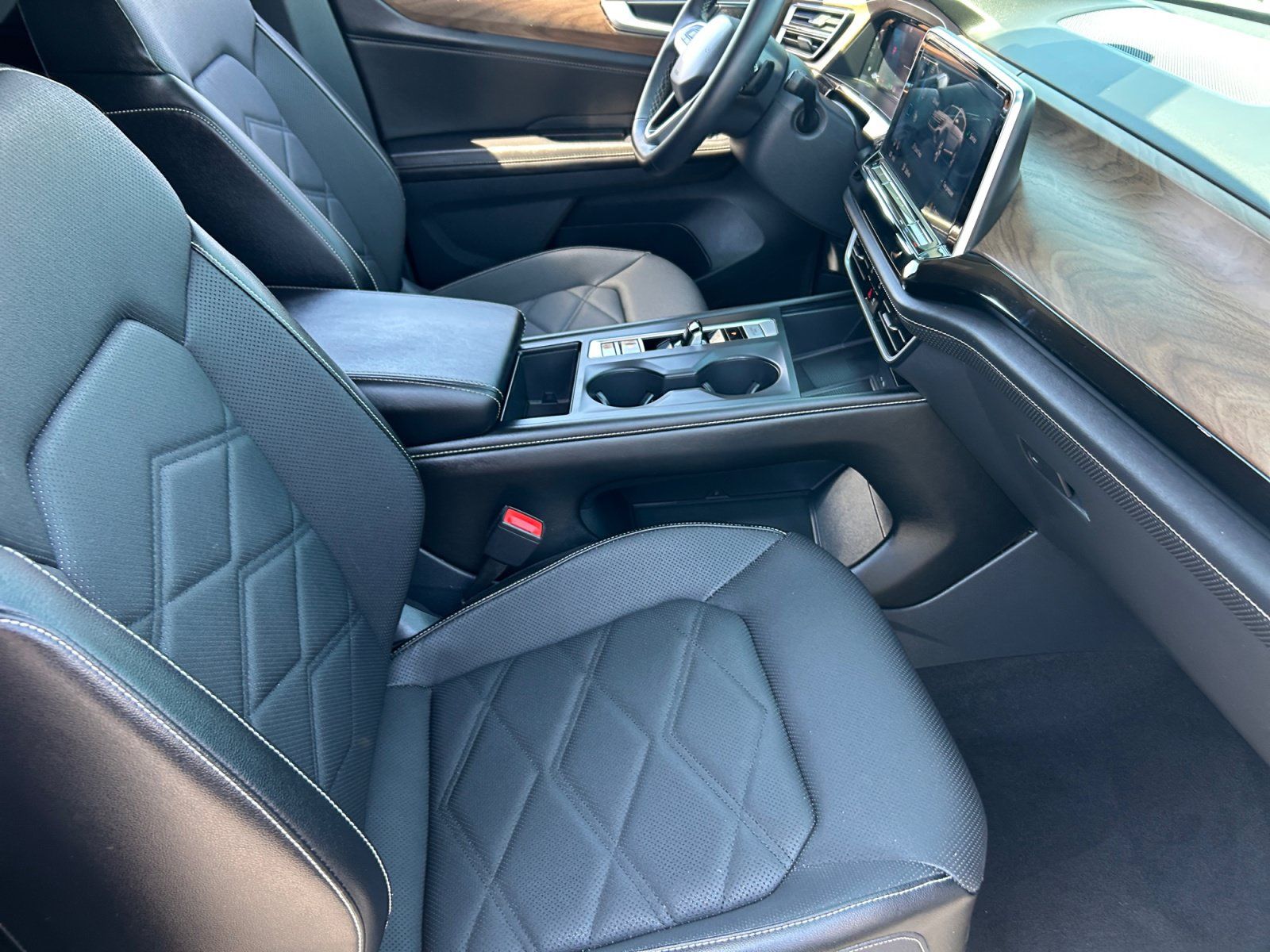 Certified 2024 Volkswagen Atlas SE AWD/4WD image 19