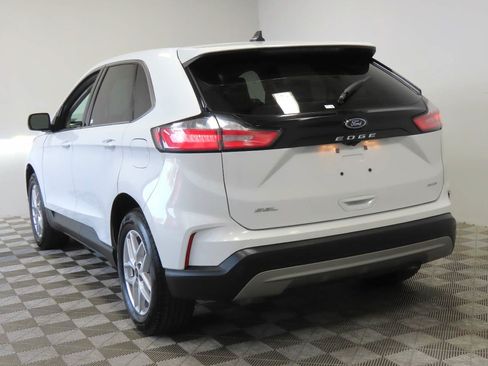 Used 2024 Ford Edge SEL AWD/4WD image 3