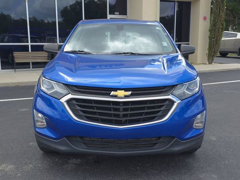 Used 2019 Chevrolet Equinox LS FWD image 2