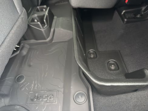 New 2026 Jeep Gladiator Sport AWD/4WD image 37