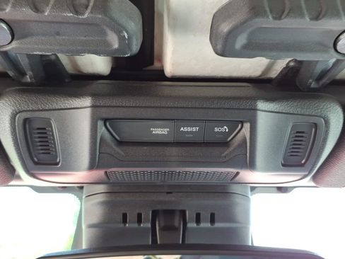 Used 2025 Jeep Wrangler Unlimited Sahara AWD/4WD image 30