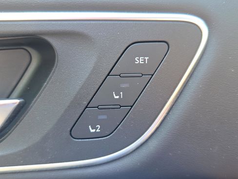 Used 2023 Nissan Rogue Platinum w/ Platinum Premium Package FWD image 29