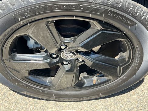 Used 2019 Toyota RAV4 XSE AWD/4WD image 17