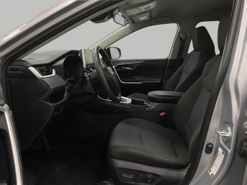 Used 2025 Toyota RAV4 XLE AWD/4WD image 27