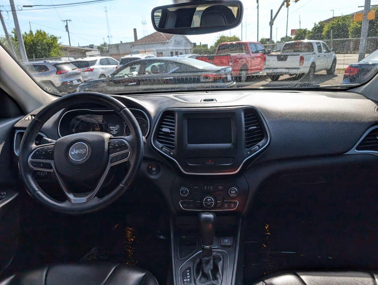 Used 2019 Jeep Cherokee Latitude Plus w/ Comfort/Convenience Group FWD image 14