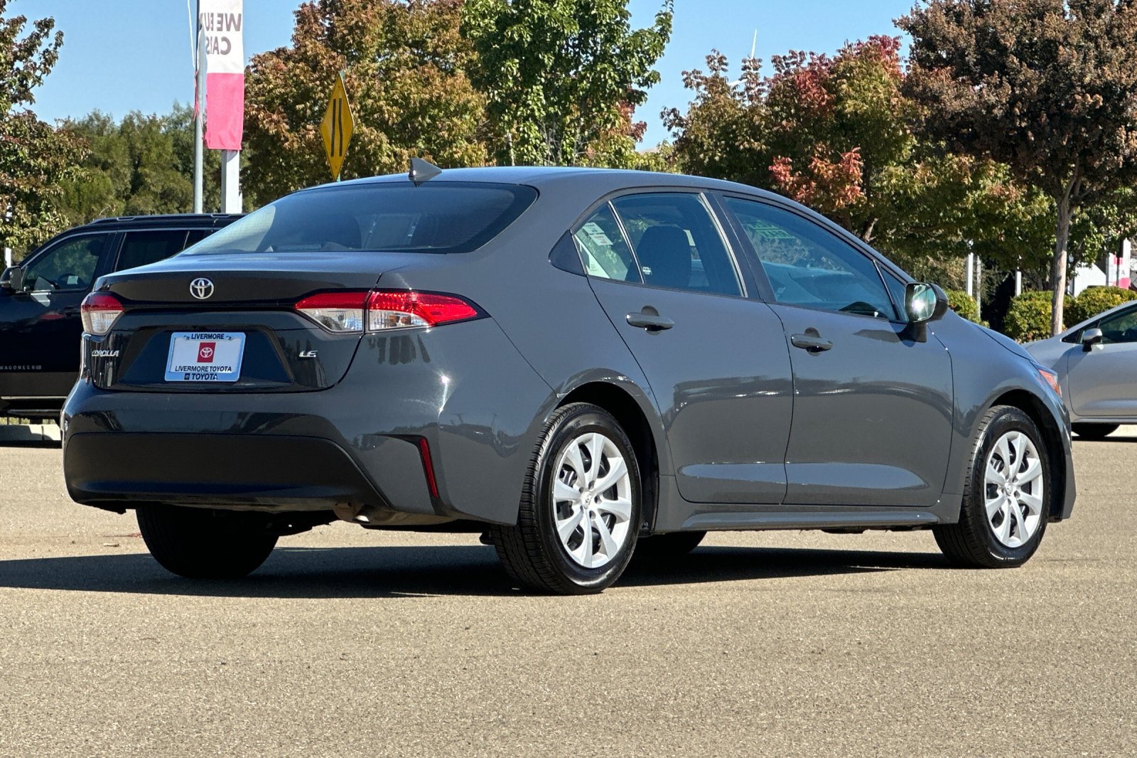 Used 2024 Toyota Corolla LE FWD image 4