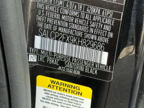 Used 2019 Land Rover Discovery Sport SE image 8