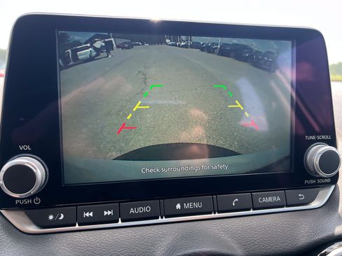 Used 2025 Nissan Sentra SV FWD image 17