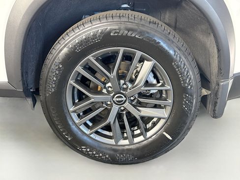 Used 2023 Nissan Rogue S FWD image 37