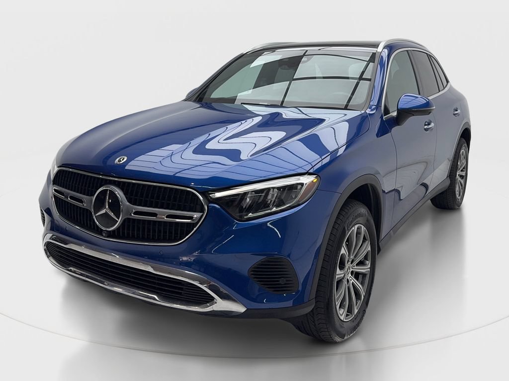 Used 2023 Mercedes-Benz GLC 300 4MATIC w/ Exclusive Trim Package image 5