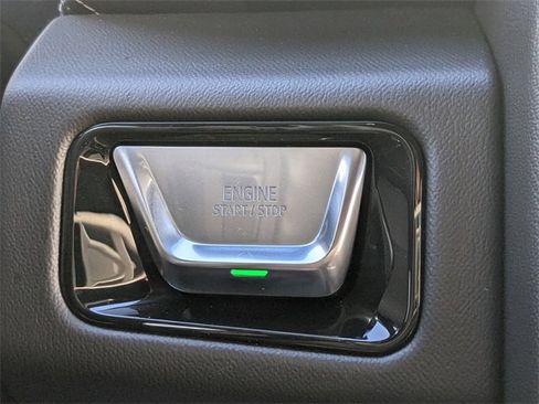 Used 2025 GMC Yukon Denali image 36