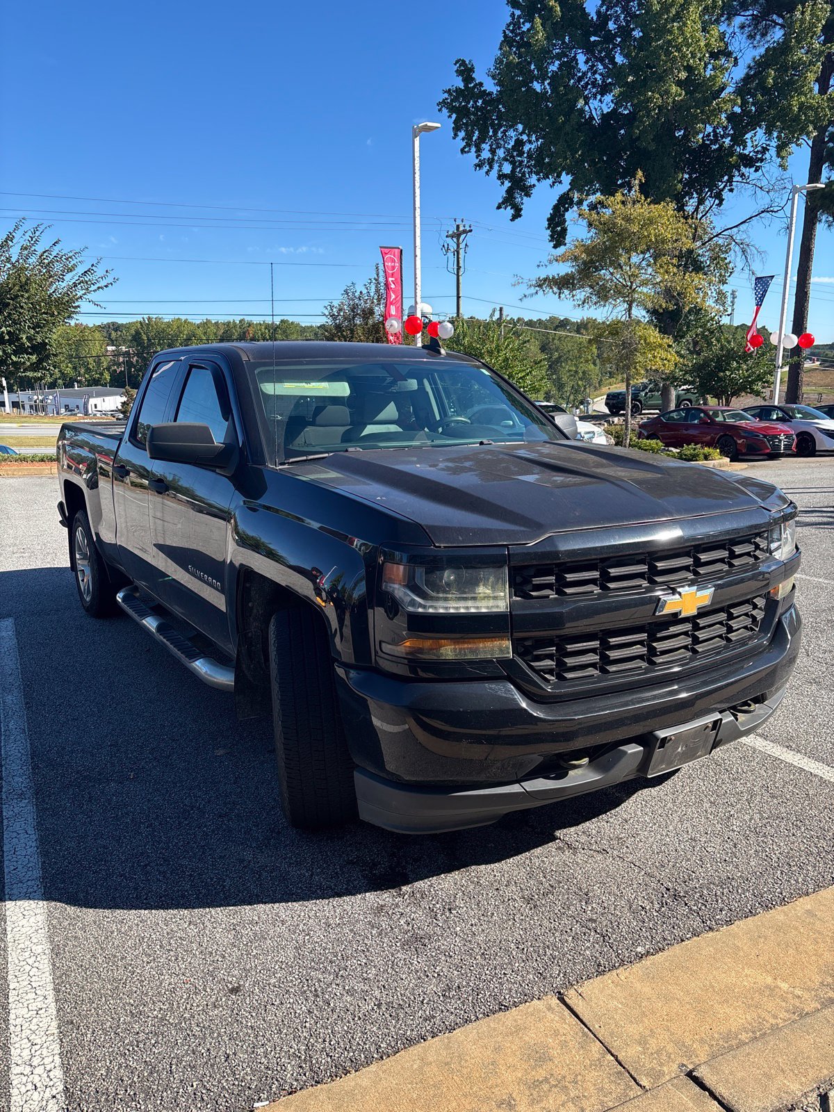 Used 2017 Chevrolet Silverado 1500 Custom w/ Custom Convenience Package RWD image 4