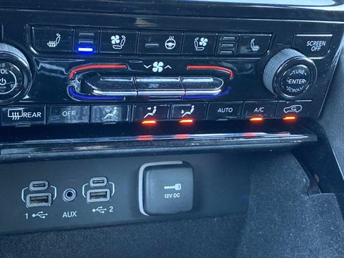 Used 2022 Jeep Grand Cherokee Trailhawk w/ ADV Protech Group II AWD/4WD image 17