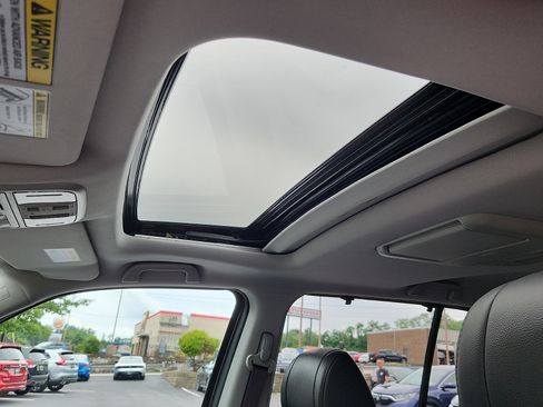 Used 2015 Honda Pilot Touring image 14