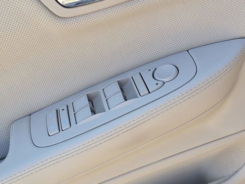 Used 2010 Cadillac DTS Premium w/ Driver Awareness Package FWD image 22