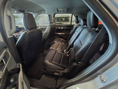 Used 2024 Ford Explorer XLT w/ Equipment Group 202A image 15