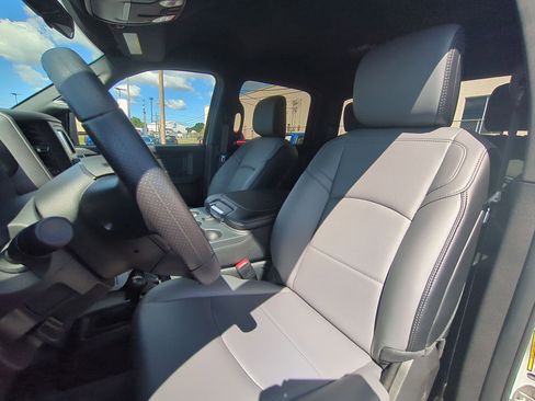 Used 2023 RAM 2500 Tradesman w/ Chrome Appearance Group image 19