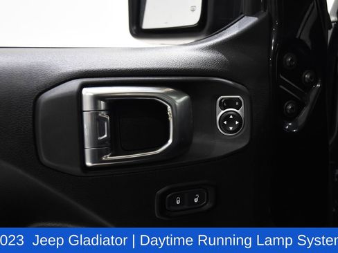 Used 2023 Jeep Gladiator Willys image 23