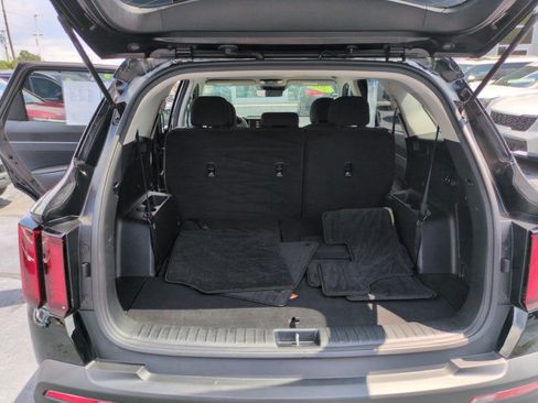 Certified 2023 Kia Sorento LX FWD image 25