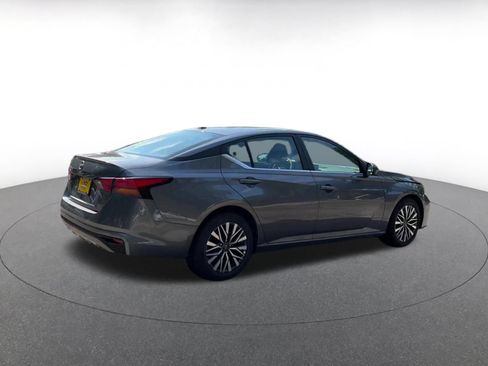 Used 2026 Nissan Altima 2.5 SV FWD image 16