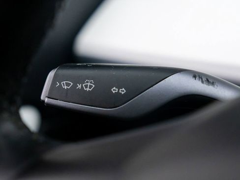 Used 2020 Tesla Model Y Long Range image 18