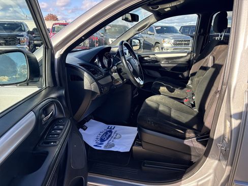 Used 2015 Dodge Grand Caravan SE w/ Quick Order Package 29E SE image 10