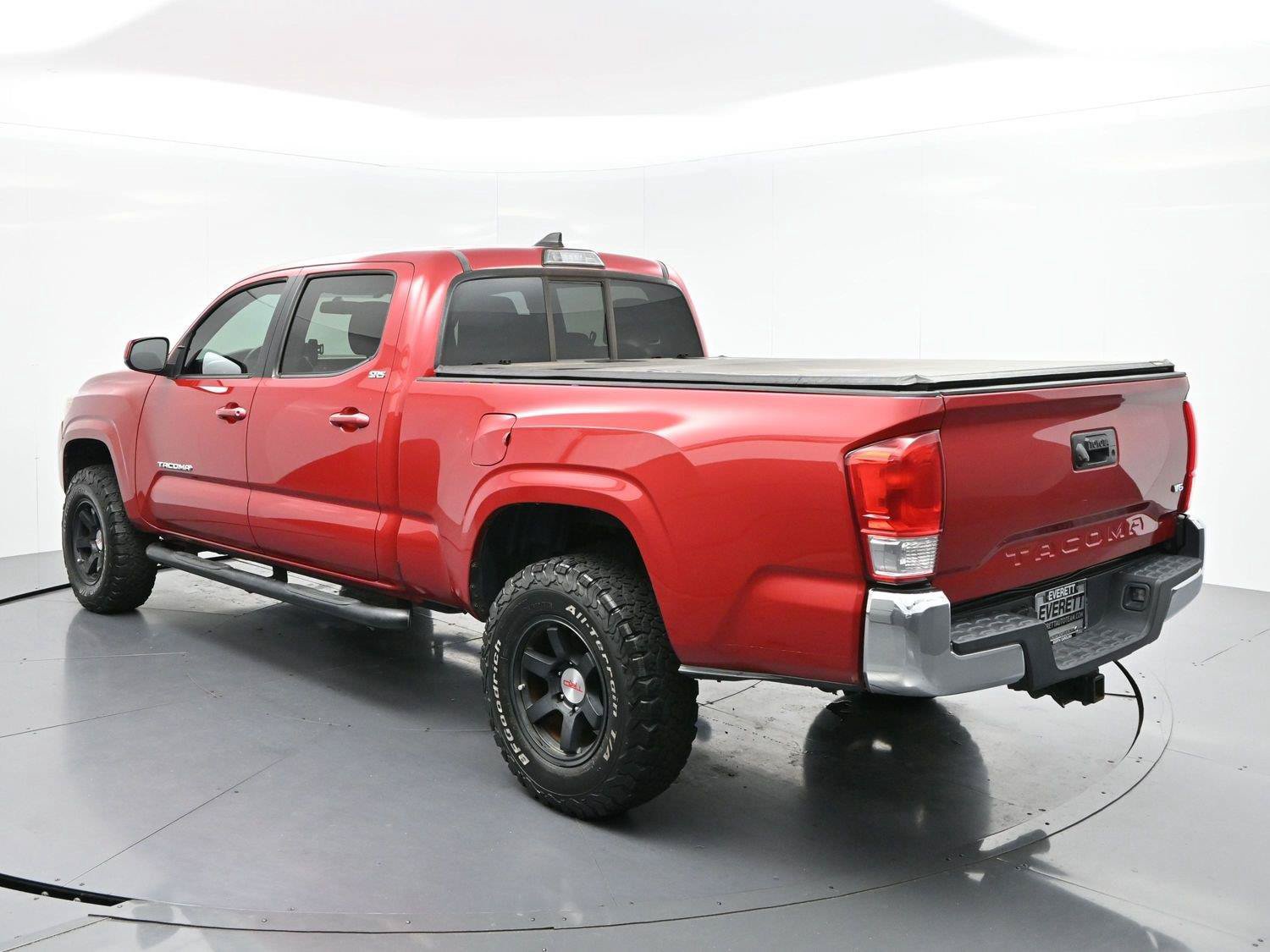 Used 2016 Toyota Tacoma SR5 w/ Towing Package RWD image 5