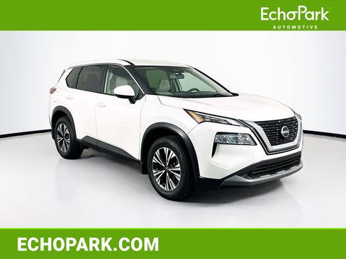 Used 2023 Nissan Rogue SV image 1