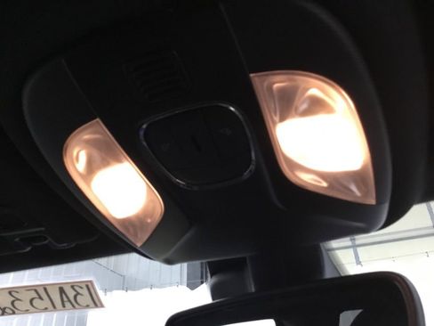 Used 2025 Jeep Compass Trailhawk AWD/4WD image 32