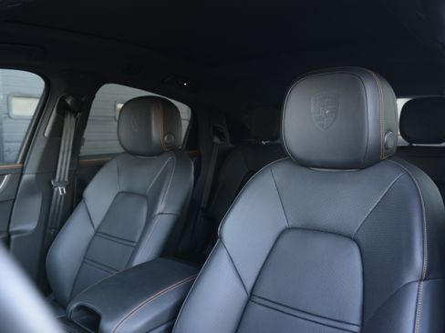 Certified 2025 Porsche Cayenne S AWD/4WD image 5
