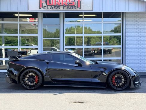 Used 2016 Chevrolet Corvette Z06 w/ 3LZ Preferred Equipment Group RWD image 10