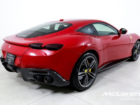 Used 2022 Ferrari Roma RWD image 8