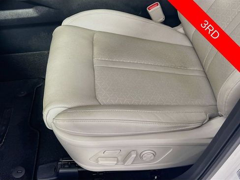 Certified 2023 Kia Sorento SX Prestige w/ Panoramic Sunroof Package AWD/4WD image 21