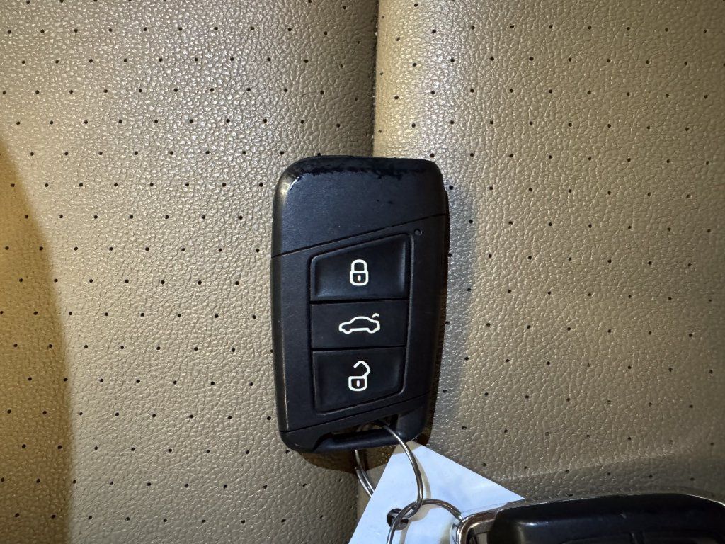 Used 2021 Volkswagen Atlas Cross Sport SE AWD/4WD image 17