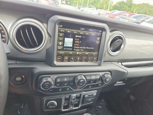 Used 2023 Jeep Wrangler Unlimited Sahara w/ Cold Weather Group AWD/4WD image 27