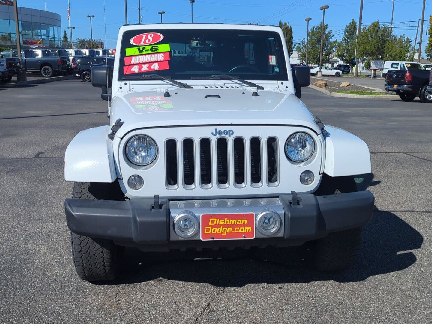 Used 2018 Jeep Wrangler Unlimited Sahara AWD/4WD image 2