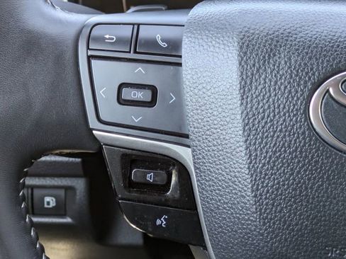 Used 2025 Toyota Camry SE image 25