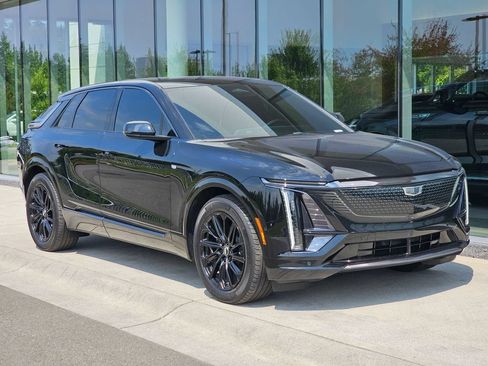 Certified 2024 Cadillac Lyriq Sport AWD/4WD image 7