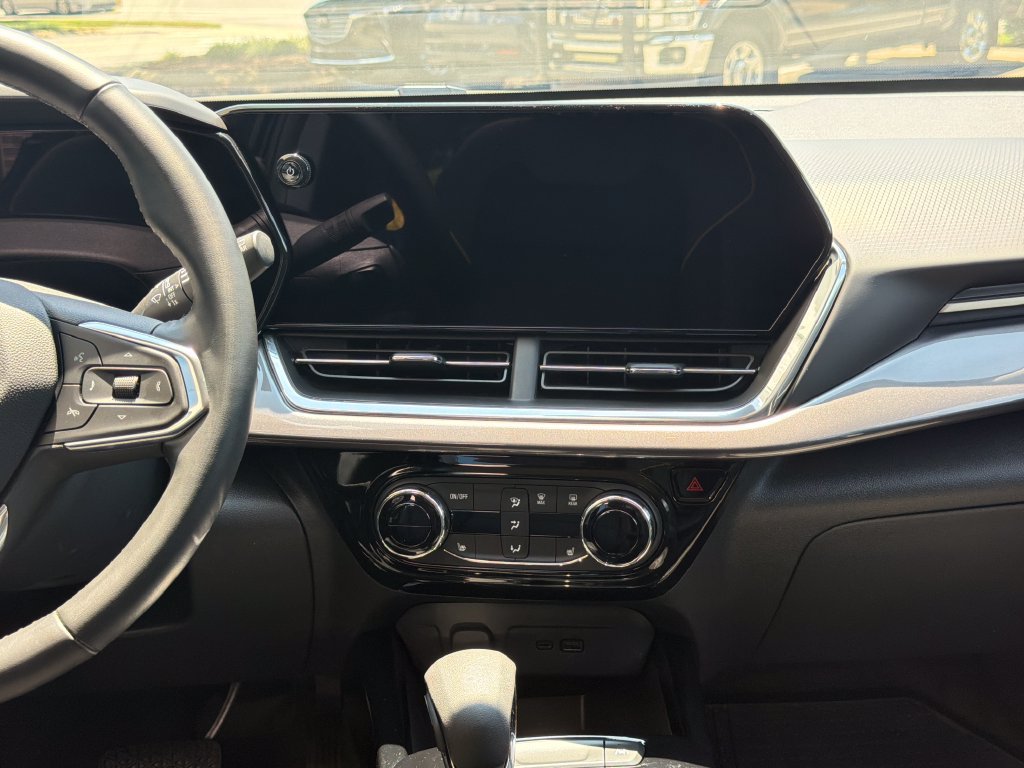 Used 2025 Chevrolet Trax ACTIV w/ Driver Confidence Package FWD image 30