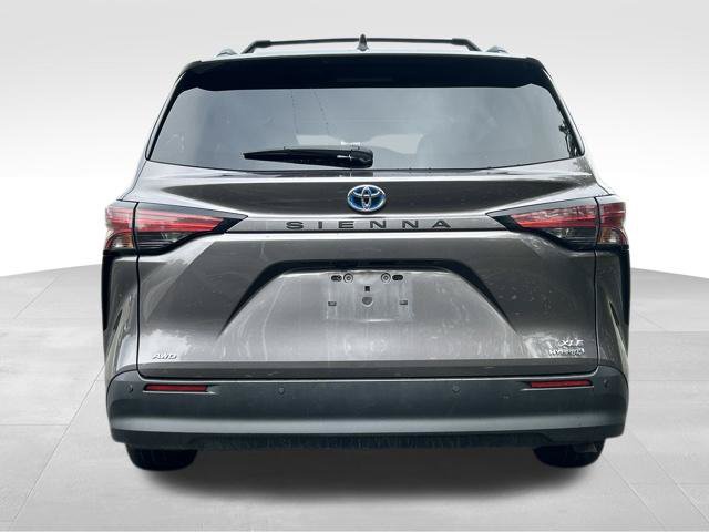 Used 2022 Toyota Sienna XLE AWD/4WD image 4